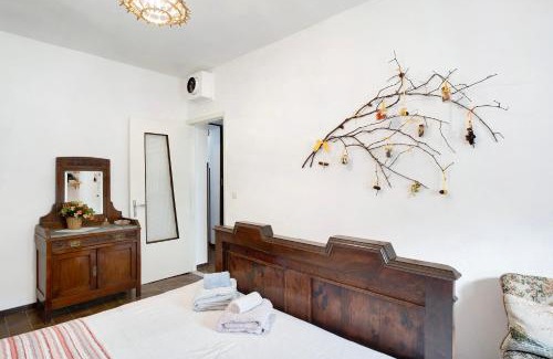 Siglioli Apartment | Pet-Friendly Retreat at Câ de Bacî for Memorable Stays