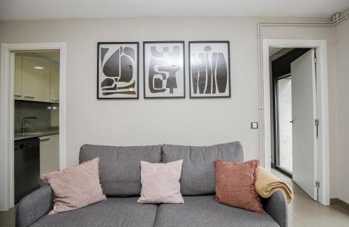 Ripoll Apartment | Elegant Cèntric Ripoll: Guest Rated 8.9, Family-Friendly Stay