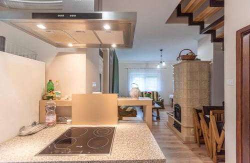 Gyoparosfuerdo House | Family-Friendly Retreat at Cédrus Nyaralóház, Gyopárosfürdő