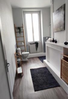 Cubzac-les-Ponts House | Pet-Friendly Retreat at Céline et José - Rated 9.2/10