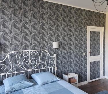 Cubzac-les-Ponts House | Pet-Friendly Retreat at Céline et José - Rated 9.2/10