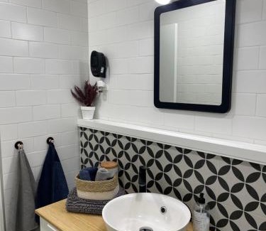 Aranjuez Apartment | Modern Apartment in Aranjuez - Guest Rated 9.4/10