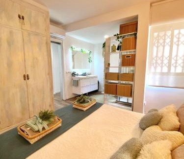 Almeria Centro Apartment | Modern Oceanfront Apartment with Exceptional Guest Ratings