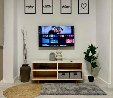Distrito Centro Apartment | Dreamy Central Retreat - Child Friendly & Guest Rated 9.8