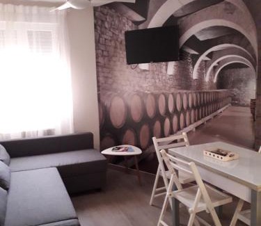 Logrono Apartment | Cozy and Central Retreat in Wine Country - Rated 9.3/10