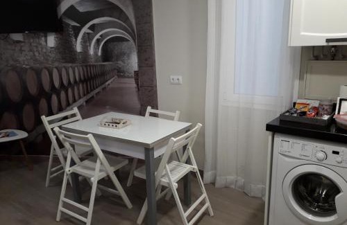 Logrono Apartment | Cozy and Central Retreat in Wine Country - Rated 9.3/10