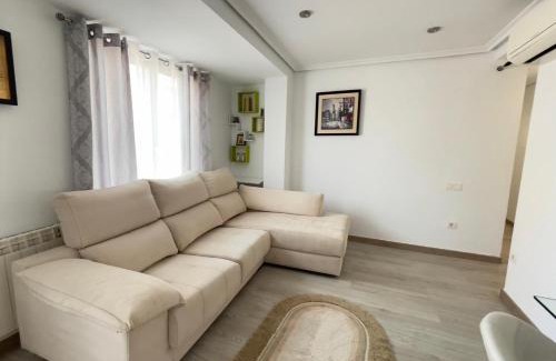 Castello de la Plana Apartment | Elegant Apartment in Castellón - Guest Rated 9.4/10