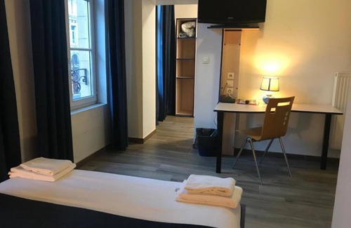 Charleville-Mezieres Hotel | Guest-Approved César Hôtel with Breakfast & Family Amenities
