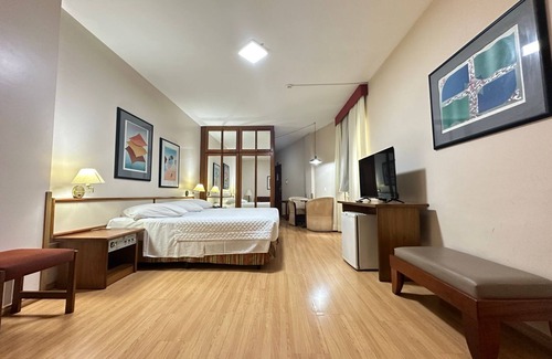Centro Hotel | Explore César Park Juiz de Fora Hotel with Pool & Spa