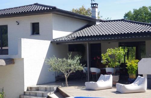 Quissac Bed & Breakfast | Inviting Cévennes / Méditerranée: Pool & Oceanfront Views