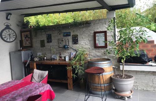 Quissac Bed & Breakfast | Inviting Cévennes / Méditerranée: Pool & Oceanfront Views