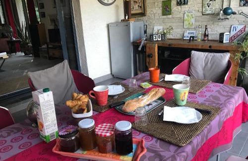 Quissac Bed & Breakfast | Inviting Cévennes / Méditerranée: Pool & Oceanfront Views