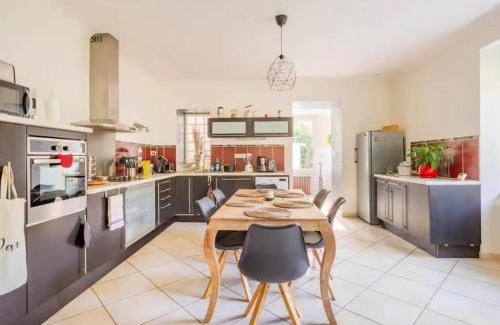 Molieres-sur-Ceze House | Inviting Holiday Home in Molières-sur-Cèze with Pool