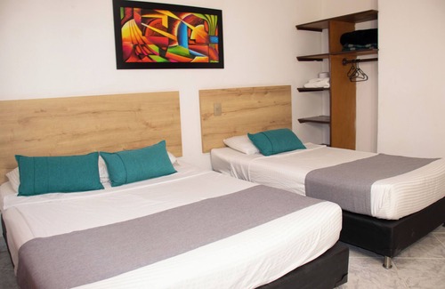 Suramericana House | Cozy Room for Three in the Heart of Estadio District