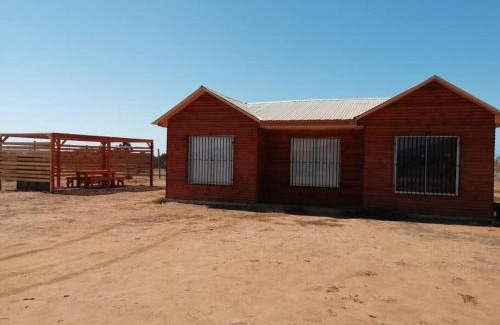 Coquimbo House | Cozy Cabin Retreat Near the Sea - Family & Pet Friendly