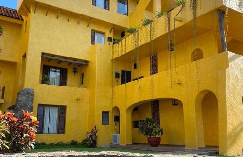 Club Santiago Apartment | Relaxing Oceanfront Retreat at Cómodo Depa en Club Santiago