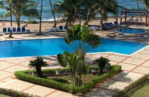 Villas Del Mar Apartment | Beachfront Studio with Pool & Kitchen - Guest Rated 10/10