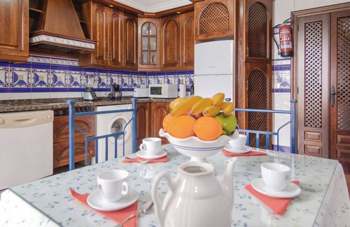 Palma del Rio Villa | Exceptional Córdoba 004: Relax with Pool and Spa Amenities