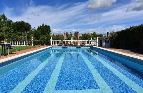 Palma del Rio Villa | Exceptional Córdoba 004: Relax with Pool and Spa Amenities