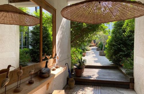 Saint-Valery-sur-Somme Bed & Breakfast | Discover Côté Baie: Family-Friendly Getaway with High Ratings