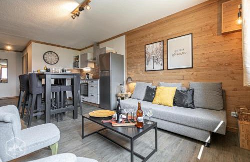 Le Bourget Apartment | Child-Friendly Duplex Côté-Bourget near La Norma Aussois