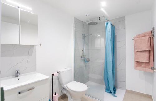 Le Coteau Apartment | Family-Friendly Côté Jardin: A Garden Apartment Retreat