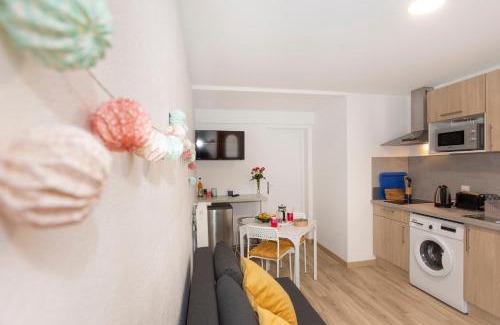 Le Coteau Apartment | Cozy Côté Jardin 2 Apartment with Garden, Pet Friendly