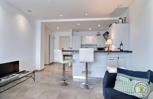 Saint-Malo Apartment | Experience Côté mer - Saint Malo: Oceanfront Bliss Awaits