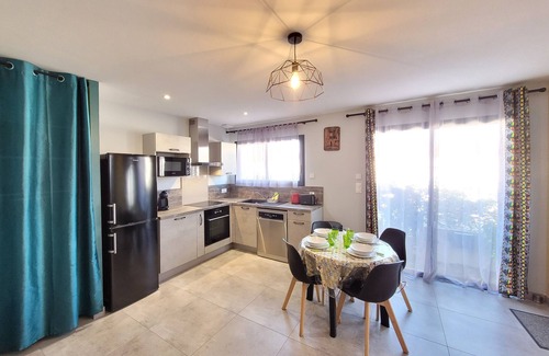 Vendee House | Beachside Retreat with Pool and Ocean Views, Just Steps Away!