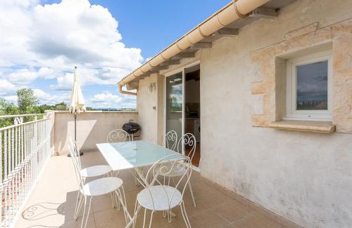 Beaucaire Apartment | Family-Friendly Côté Oliviers 6P with Shared Pool Access