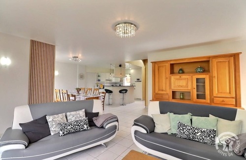 Saint-Meen-le-Grand House | Experience Comfort at Côté Parc - Saint Meen Le Grand