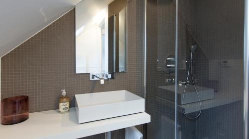 Herve Bed & Breakfast | Experience côté verger B&B: Oceanfront Bliss Awaits