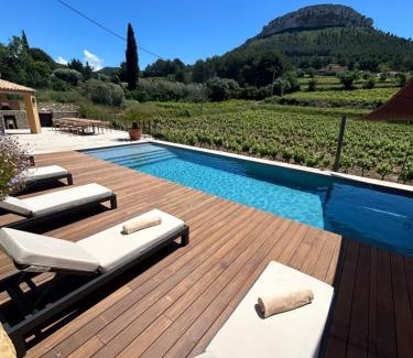 Cassis Bed & Breakfast | Outstanding Côté Vignes Cassis with Pool & Ocean View