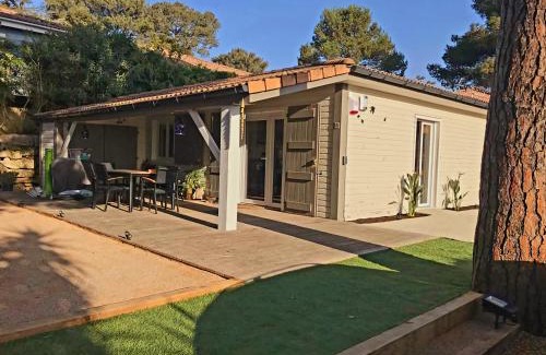 Gassin Villa | Family-Friendly Côte d'Azur Gassin Villa with Hot Tub