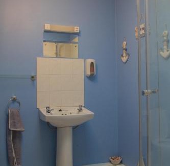 Westport Bed & Breakfast | Enjoy Cú Chulainns Accommodation with a Refreshing Pool