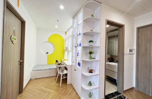 Gia Lam Apartment | Cozy 1-Bedroom Retreat with Scenic Views at Vinhomes Ocean Park