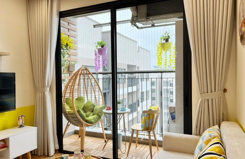 Gia Lam Apartment | Cozy 1-Bedroom Retreat with Scenic Views at Vinhomes Ocean Park