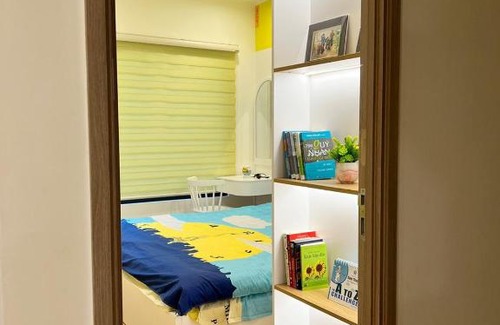 Gia Lam Apartment | Cozy 1-Bedroom Retreat with Scenic Views at Vinhomes Ocean Park