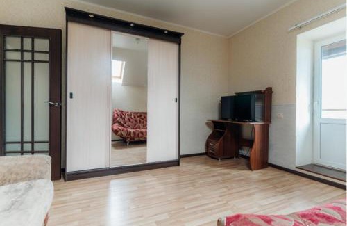 District 12 Bed & Breakfast | Cozy Apartment with Air Conditioning for Family Getaways