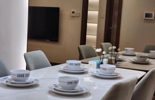 Tu Liem Apartment | Tranquil 2-Bedroom Apartment at The Matrix One with Ocean View