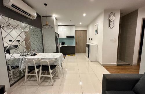 District 9 Apartment | Premier 2-Bedroom Retreat at Vinhomes Grand Park