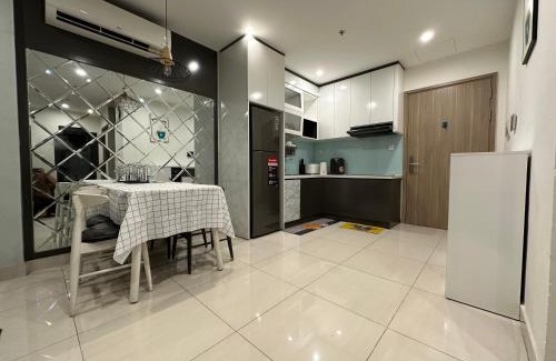 District 9 Apartment | Premier 2-Bedroom Retreat at Vinhomes Grand Park