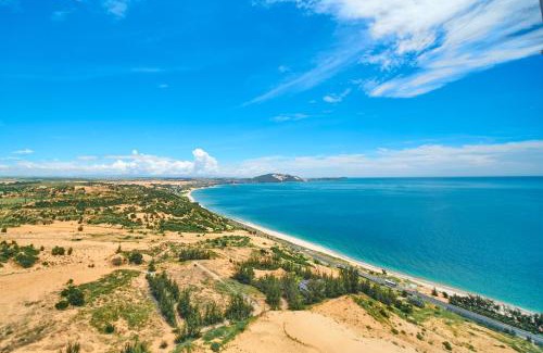 Suoi Nuoc Beach Apartment | Explore Apec Mandala Mũi Né: Delightful 2PN with Breakfast