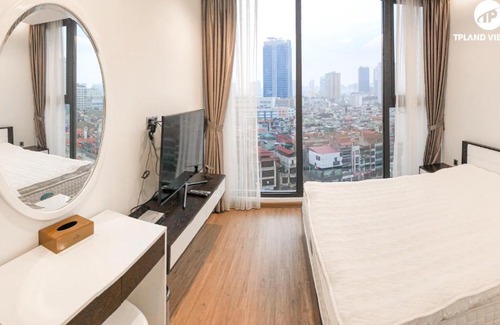 Hoang Mai Apartment | Family-Friendly 2-Bedroom at Vinhomes Metropolis