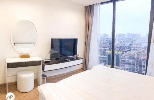 Hoang Mai Apartment | Family-Friendly 2-Bedroom at Vinhomes Metropolis