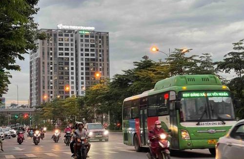 Long Bien Apartment | Elegant 2BR Apartment Steps from AeonMall LongBiên