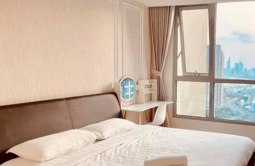 Little Japan Apartment | Elegant LandMark 81 Apartments with Pool & Family Amenities