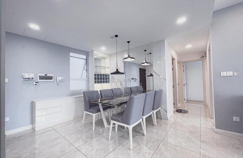 District 7 Apartment | Experience Sunrise City View: Pet Friendly & Family Fun