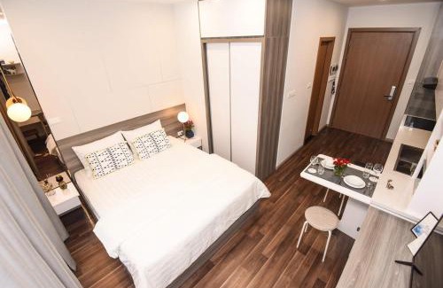 Tu Liem Apartment | Budget-Friendly Studio Vinhomes Greenbay with Pool & Hot Tub