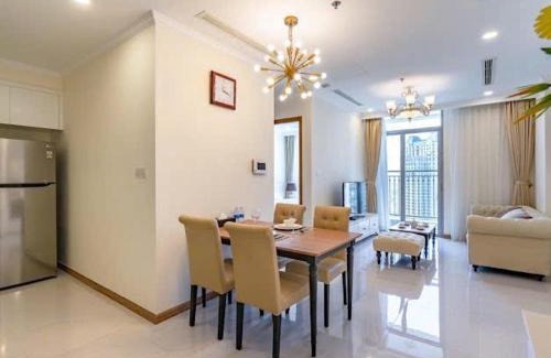 Hang Xanh Apartment | Top-Rated Vinhome Central Park Stay: Family & Pet Friendly
